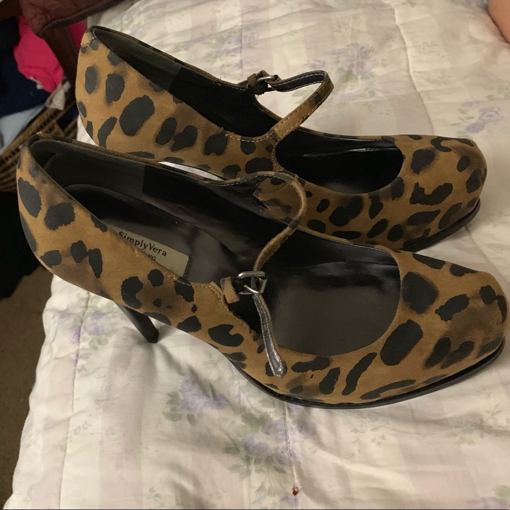 Vera wang pumps/heels  only worn twice